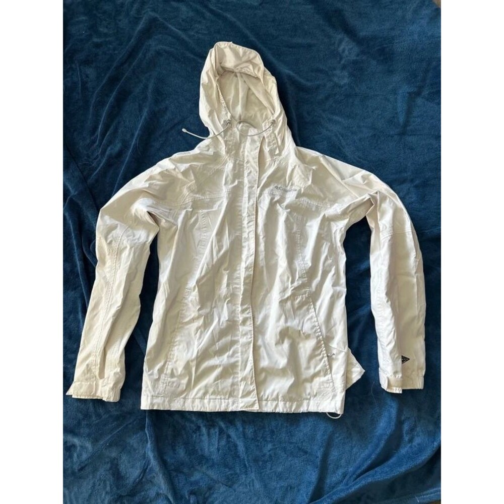 White large women’s Columbia windbreaker jacket